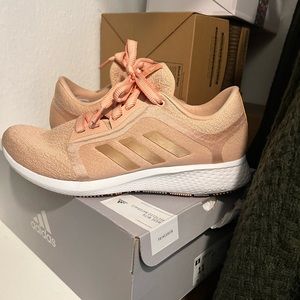 Nwt women’s adidas Edge Lux